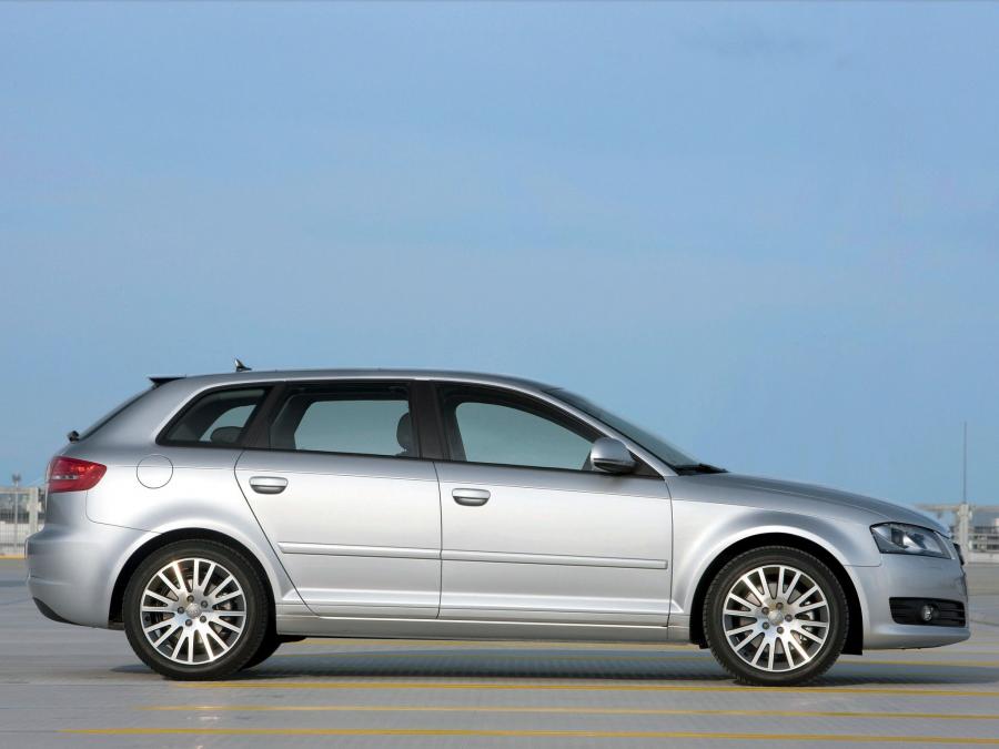  Audi A3 Sportback (8PA) 2008 года  (WW) (фото 14 из 20)